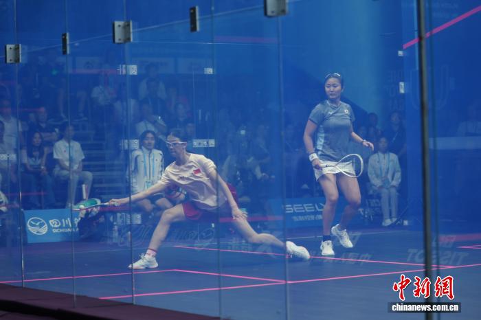 成都世运会壁球场13岁小将殷子媛：学无止境的成
