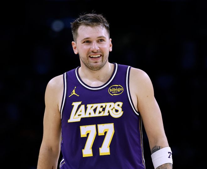 东契奇40分10助追平哈登 威少詹姆斯难敌其巅峰