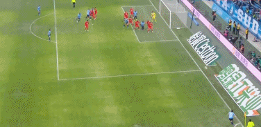 大连英博客场挑战上海海港 两度越位进球遭判罚