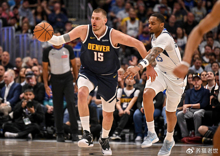 约基奇三双引领掘金大胜独行侠 距历史纪录仅差