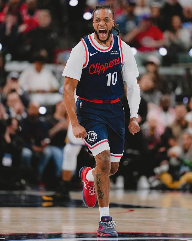 勇士末节狂轰43分逆转快船 库里35分助球队淘汰对