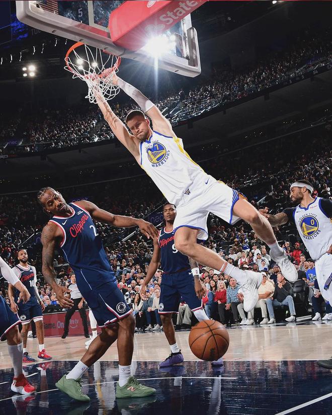 勇士末节狂轰43分逆转快船 库里35分助球队淘汰对