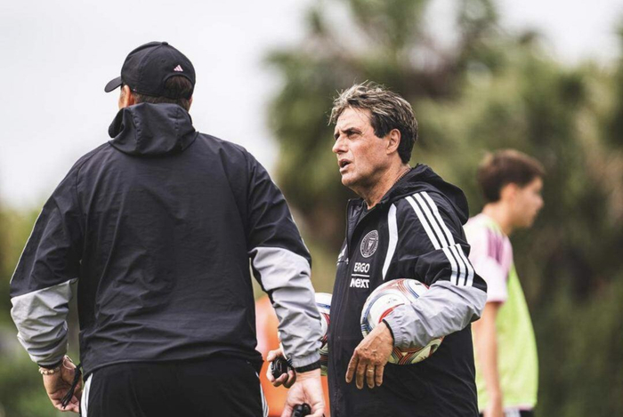 梅西恩师奥约斯临危受命接掌迈阿密国际帅印