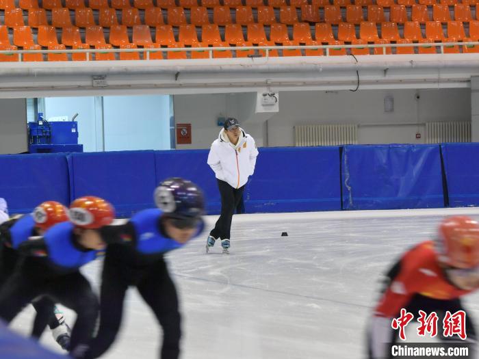 长春青少年短道速滑后备军正式集训 武大靖领衔